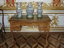 Китайские вазы периода Розовой династии в Екатерининском дворце