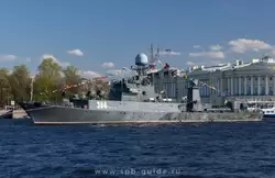 Малый противолодочный корабль «Уренгой» на праздновании 9 мая 2015 в Санкт-Петербурге