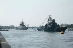 Парад кораблей в день Военно-морского флота 2010 г.