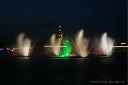 Санкт-Петербург, фонтаны, лазерное шоу