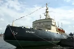 Ледокол Красин в Санкт-Петербурге