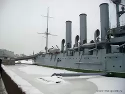 Петербург зимой, Крейсер I ранга «Аврора»