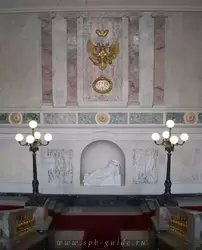 Парадная лестница — Михайловский замок