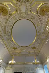 Потолок в Орловском зале