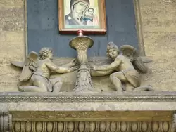 Ангелы с иконой Казанской Божией Матери на Казанском соборе