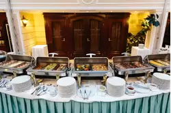 Завтрак «шведский стол» в Гранд отеле Эмеральд
