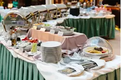 Завтрак «шведский стол» в Гранд отеле Эмеральд