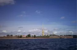 Вид с Невы на Петропавловскую крепость