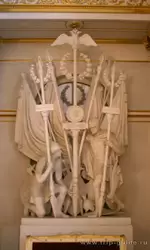 Статуи воинов в Гербовом зале
