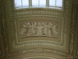 Стеклянный потолок в Военной галерее 1812 года