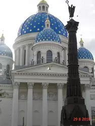Троицкий собор и колонна Славы