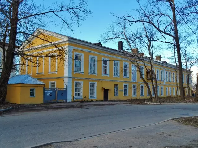 Казармы морской учебно-стрелковой команды Казармы морской учебно-стрелковой команды