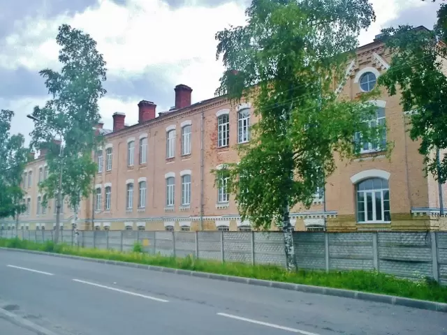 Казармы Самарского полка, ныне казармы ПВО СВ РФ Казармы Самарского полка, ныне казармы ПВО СВ РФ