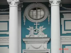Ангелы на Армянской церкви в Санкт-Петербурге