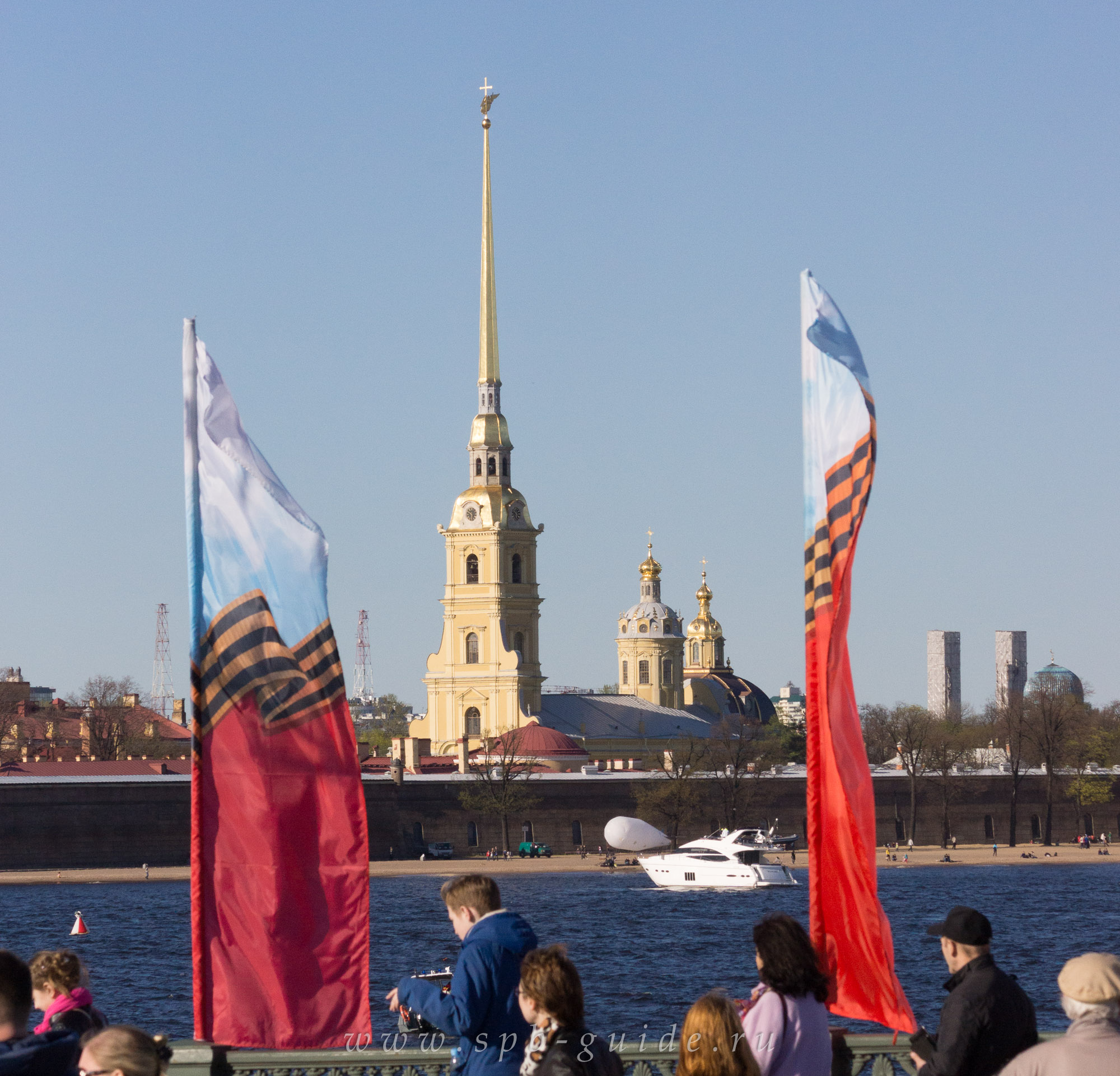 Вид на Петропавловский собор