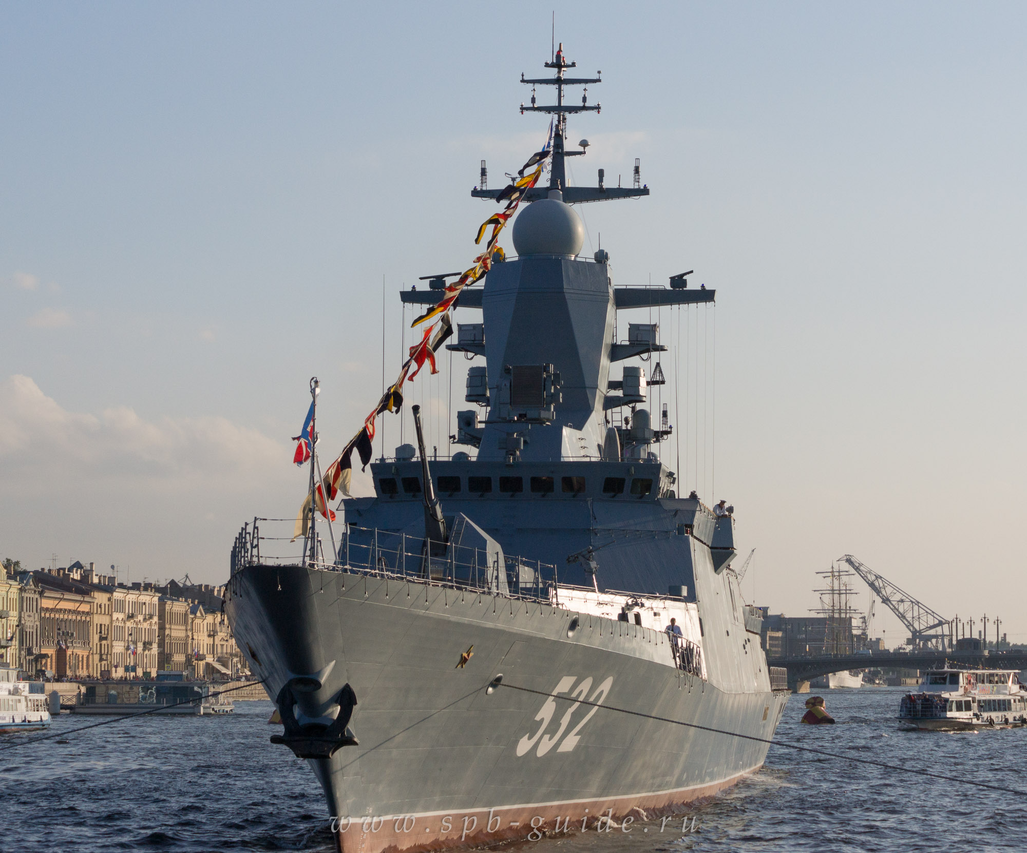 Корвет «Бойкий» в Санкт-Петербурге на дне ВМФ Корвет «Бойкий» в Санкт-Петербурге на дне ВМФ