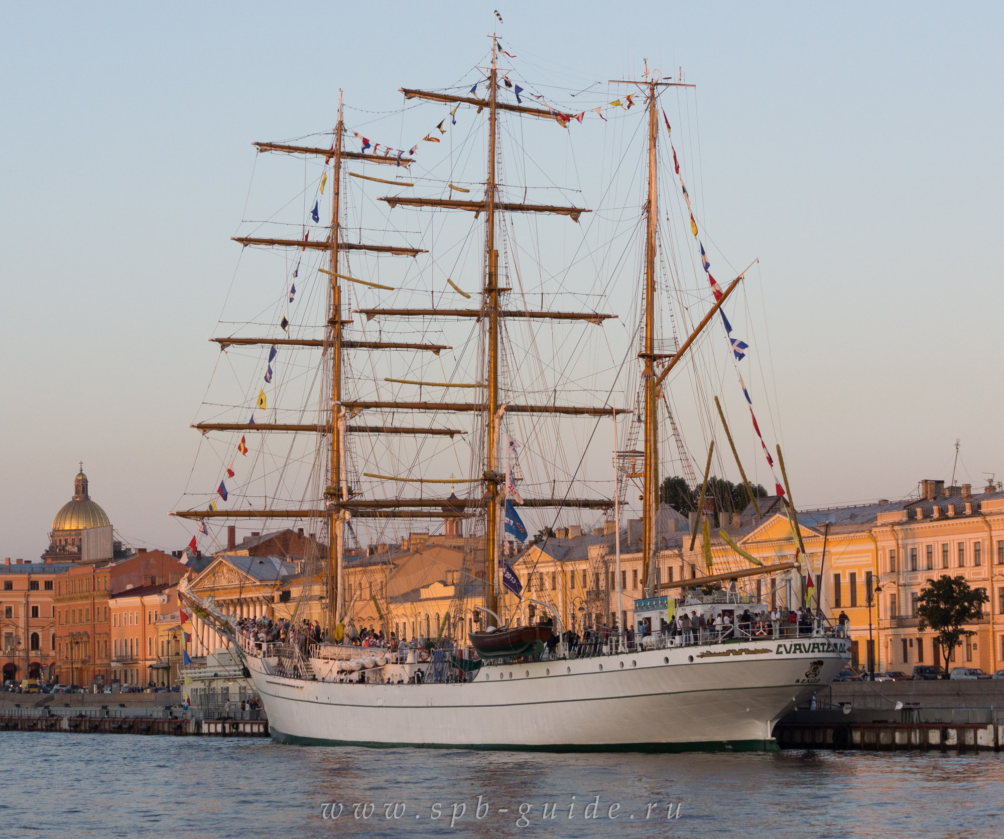 Мексиканский трехмачтовый барк «Cuauhtemoc» Мексиканский трехмачтовый барк «Cuauhtemoc»