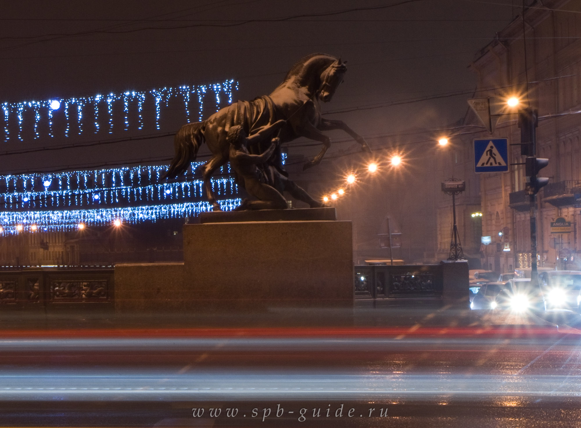 Скульптуры на Аничковом мосту Скульптуры на Аничковом мосту