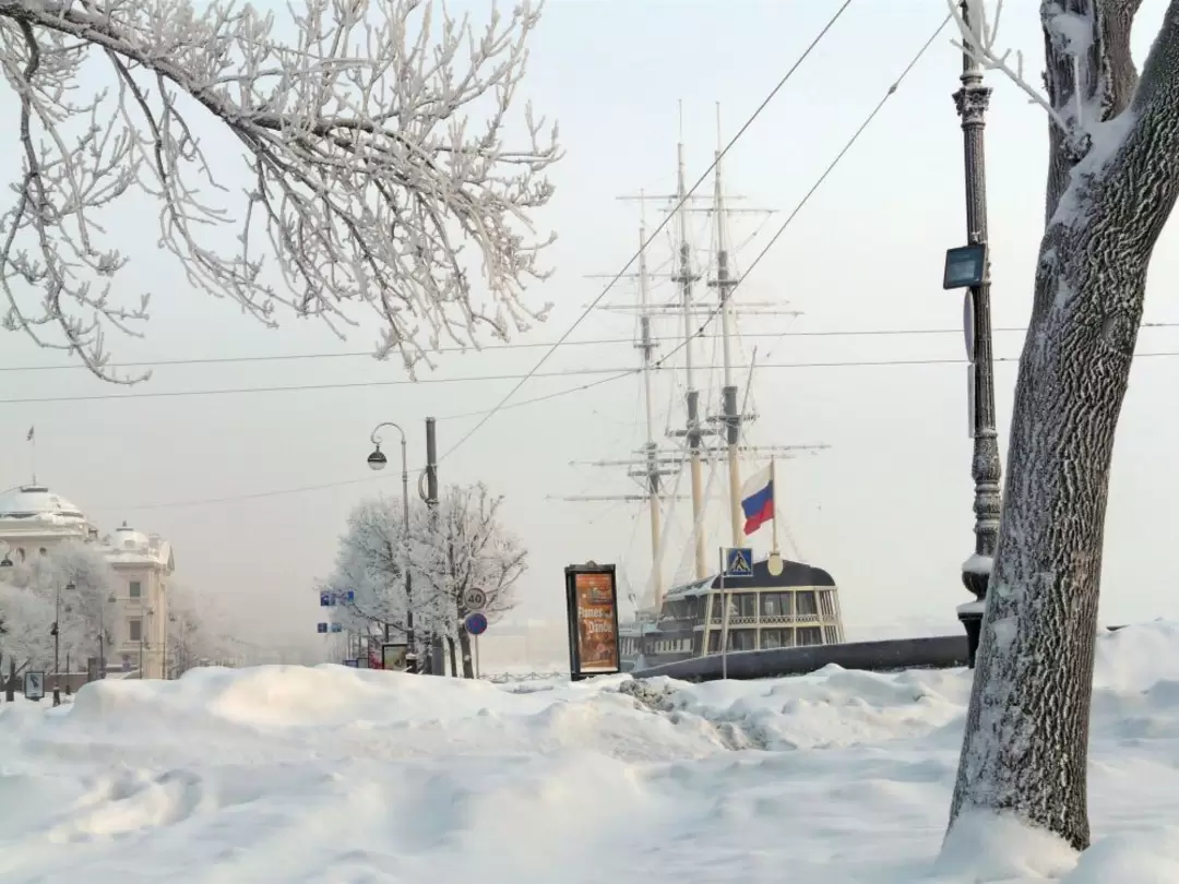 Петровская набережная зимой