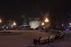 Площадь Островского и памятник Екатерине II