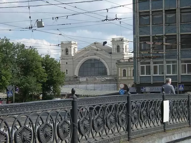 Балтийский вокзал, вид с набережной Обводного канала Балтийский вокзал, вид с набережной Обводного канала