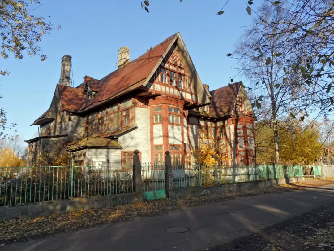 Екатерининский переулок, 9