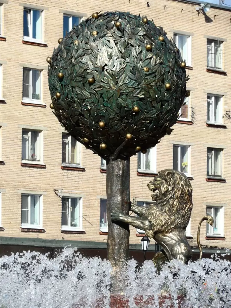 Фонтан к 300-летию Ломоносова Фонтан к 300-летию Ломоносова