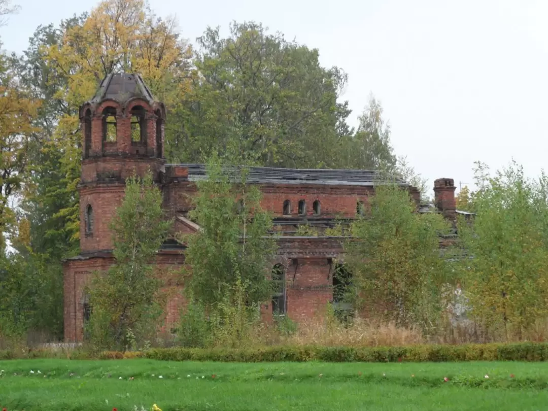 Свято-Троицкая церковь. Руины