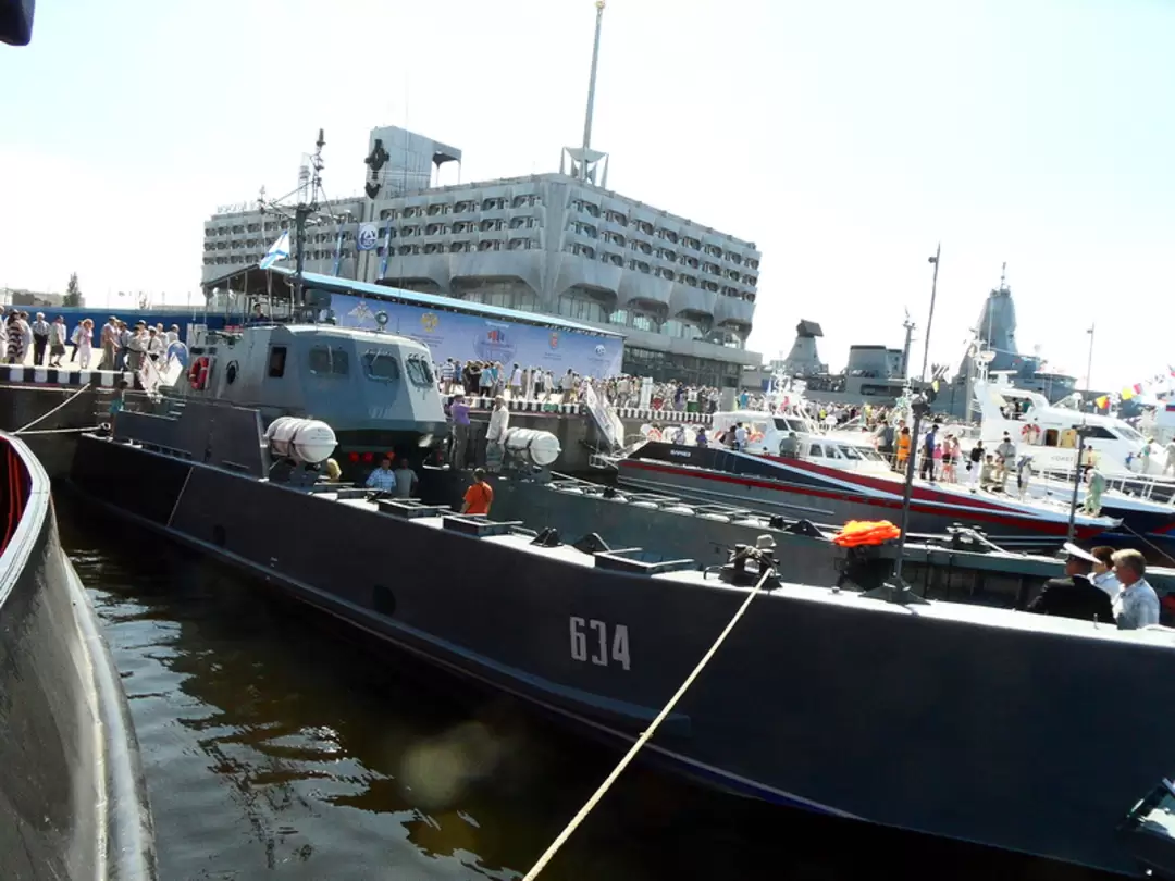 Десантный катер на воздушной каверне «Д-56» Десантный катер на воздушной каверне «Д-56»