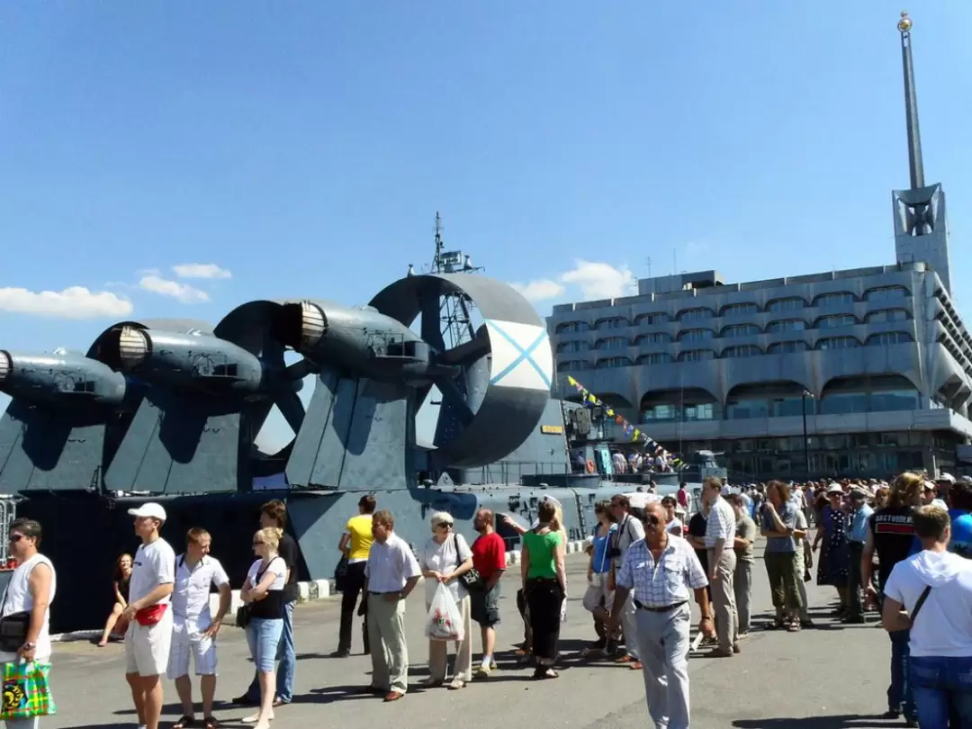 Десантный корабль на воздушной подушке «Мордовия» Десантный корабль на воздушной подушке «Мордовия»