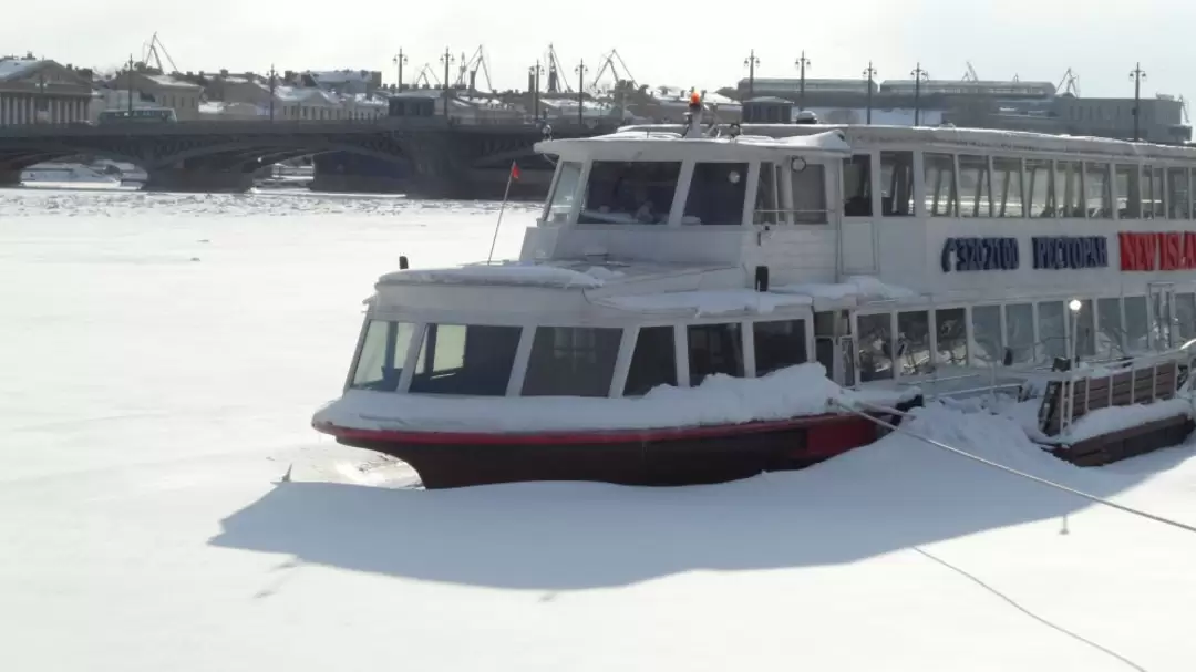 Прогулочный теплоход «Москва-177», оборудованный под ресторан Прогулочный теплоход «Москва-177», оборудованный под ресторан