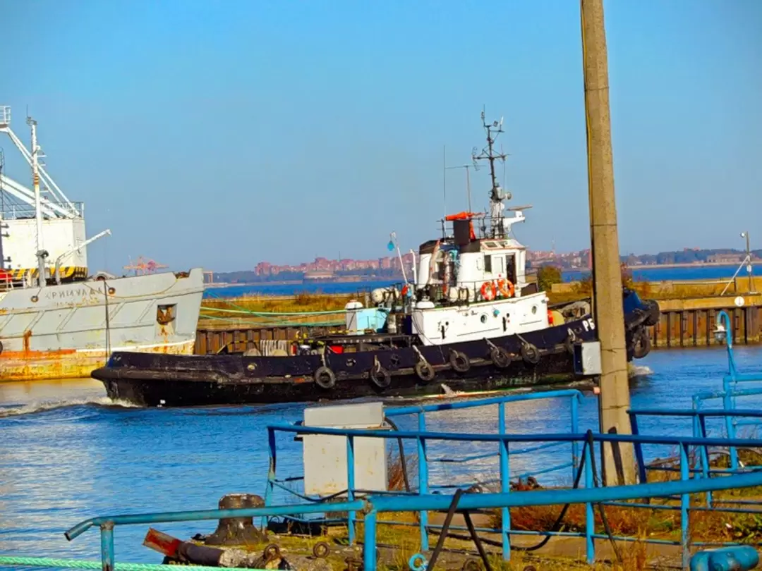 Рейдовый буксир «РБ-98» Рейдовый буксир «РБ-98»