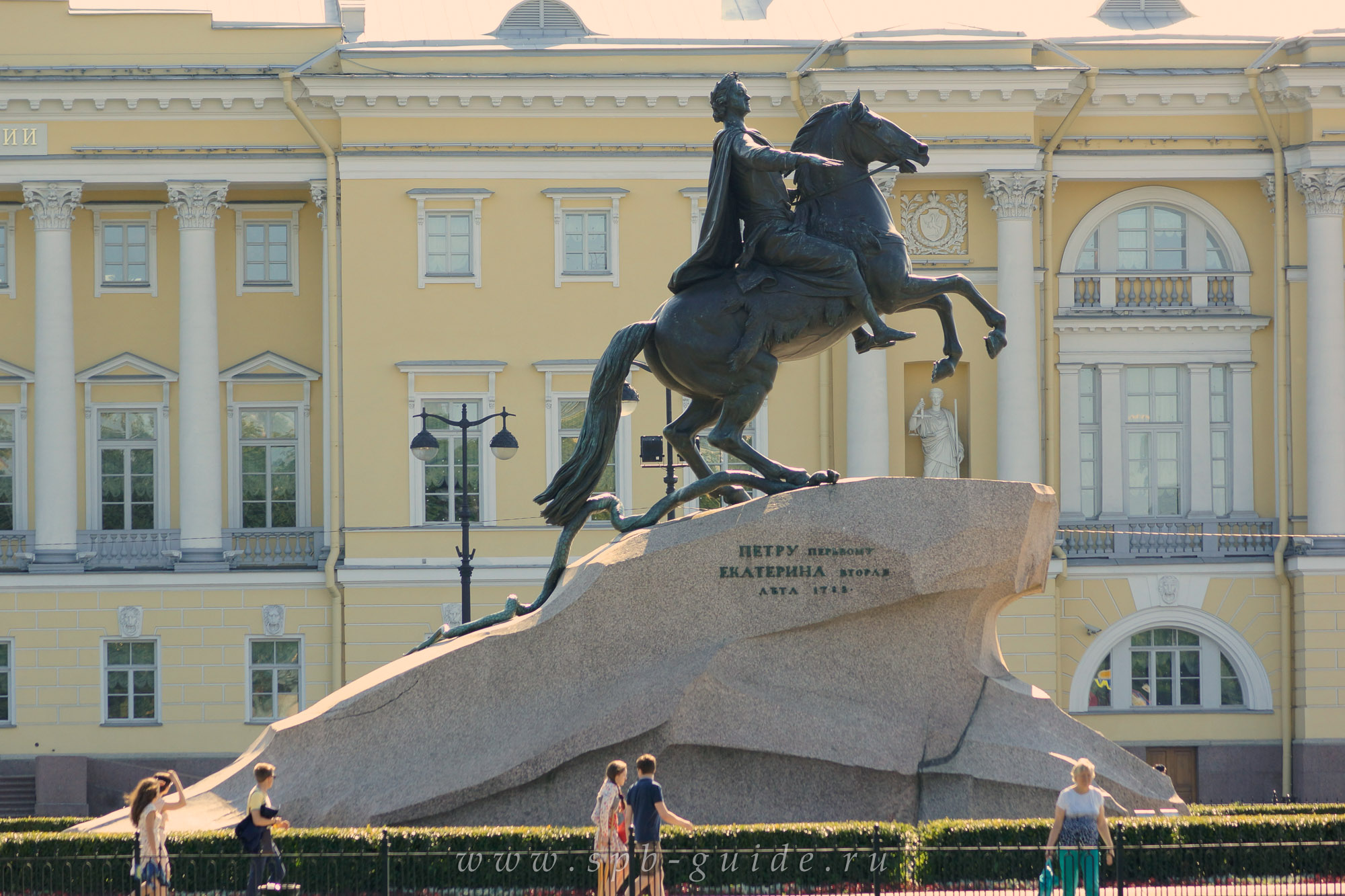 Памятник петру в санкт петербурге