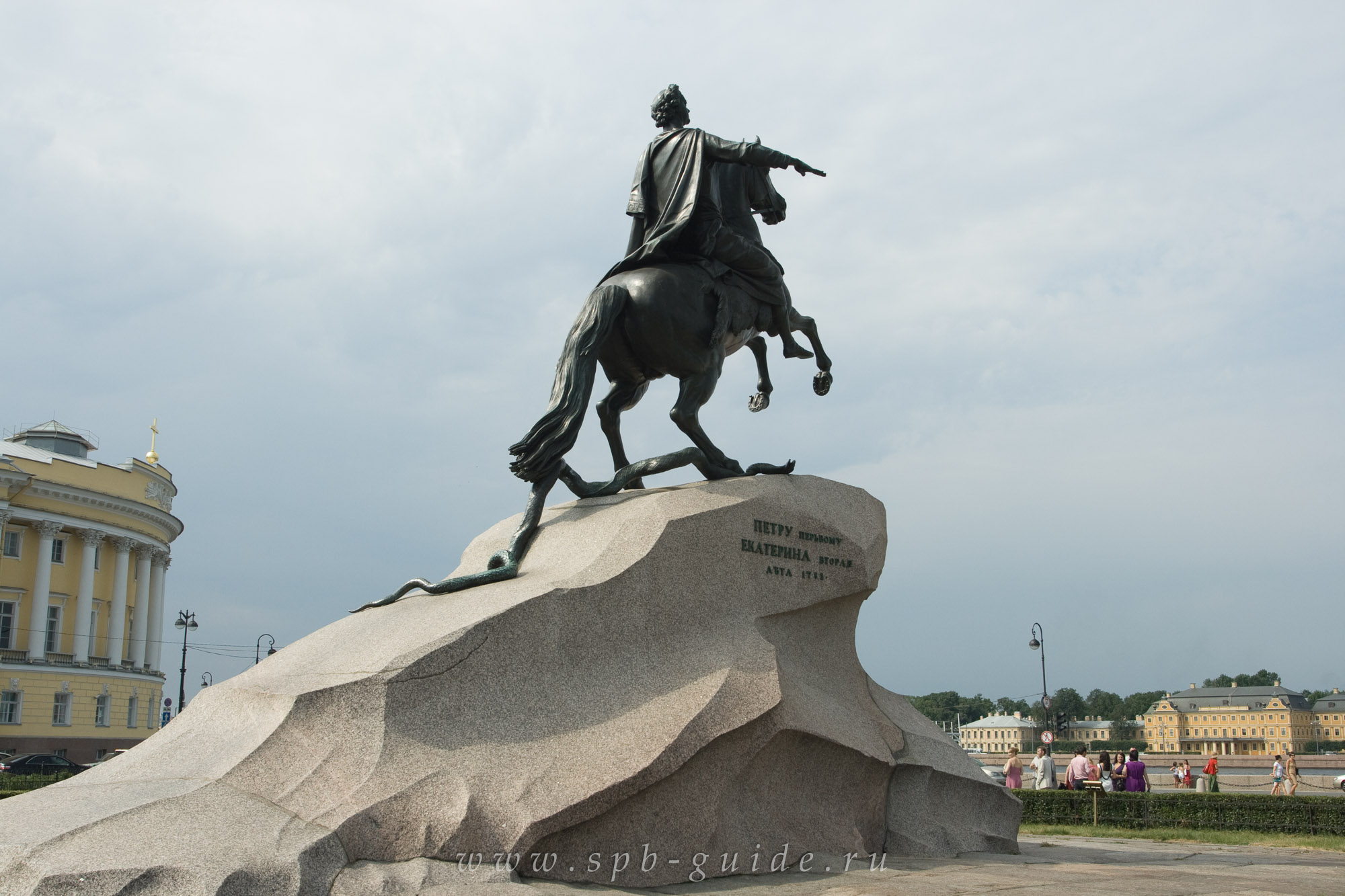 Памятник петру в санкт петербурге