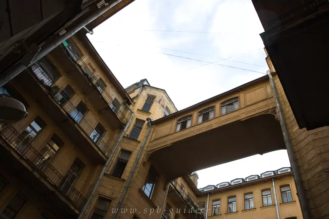 Дворы-колодцы в СПб, Кирочная ул., д. 24