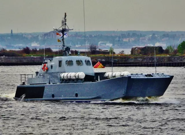 «Контр-Адмирал Демидов» — десантный катер на воздушной каверне проекта 11770 «Серна» «Контр-Адмирал Демидов» — десантный катер на воздушной каверне проекта 11770 «Серна»