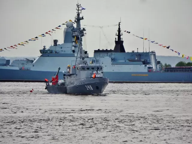 Рейдовый тральщик РТ-348 проекта 10750 Рейдовый тральщик РТ-348 проекта 10750
