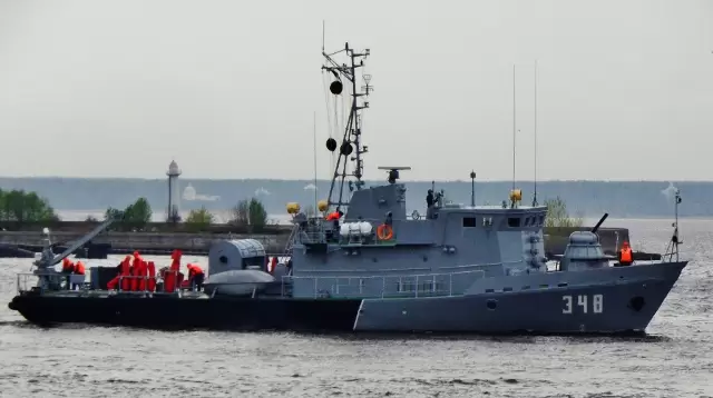 Рейдовый тральщик РТ-348 проекта 10750 Рейдовый тральщик РТ-348 проекта 10750