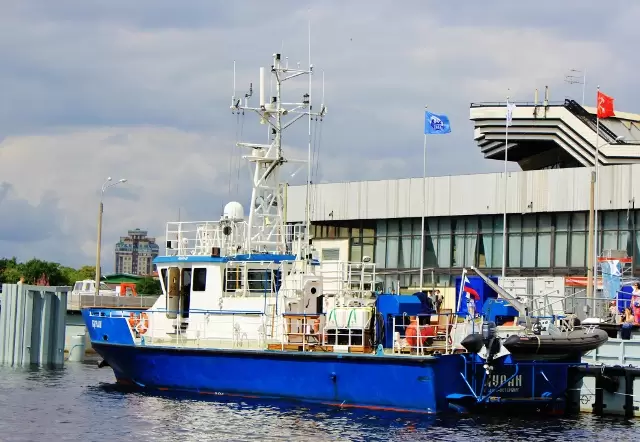 Морской испытательный комплекс на базе катера проекта Р-2030 «Буран» Морской испытательный комплекс на базе катера проекта Р-2030 «Буран»