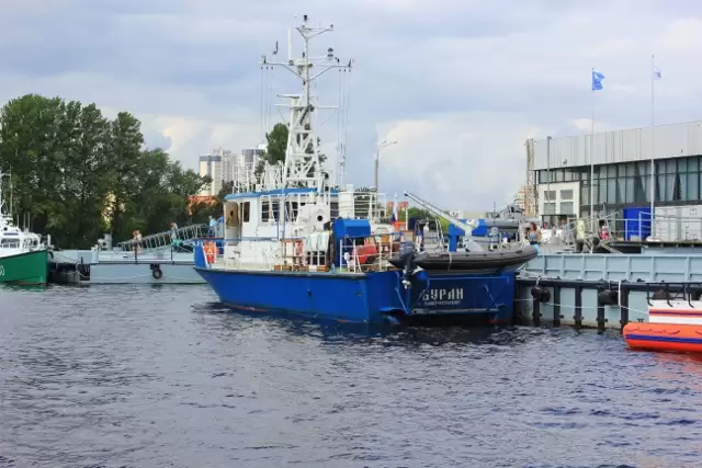 Морской испытательный комплекс на базе катера проекта Р-2030 «Буран» Морской испытательный комплекс на базе катера проекта Р-2030 «Буран»