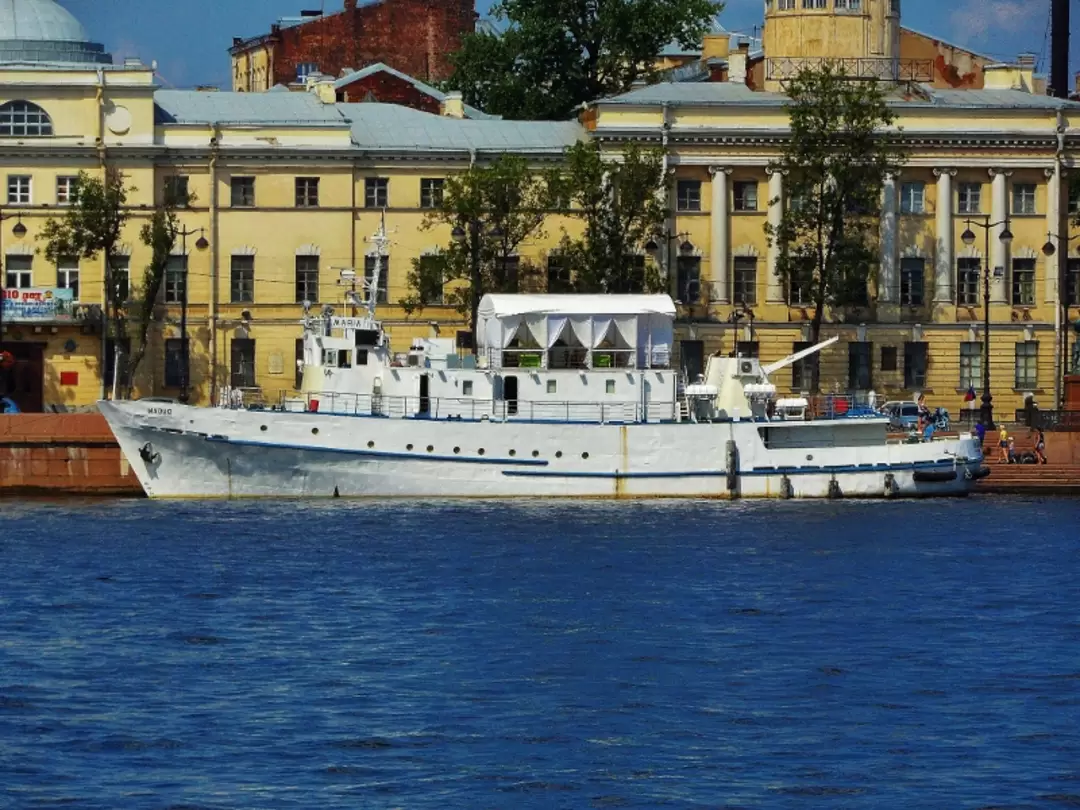 Теплоход «Мария» Теплоход «Мария»