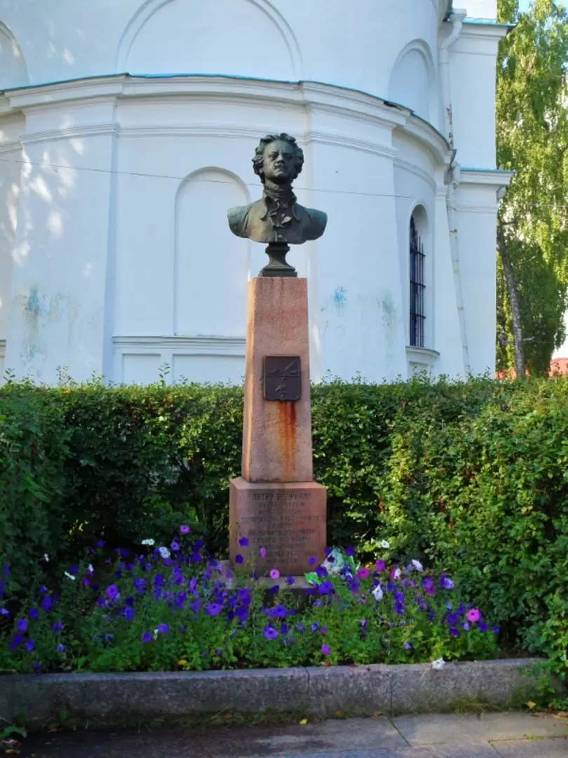 Памятник Петру Великому Памятник Петру Великому