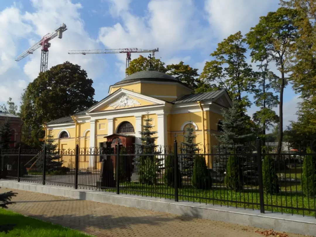 Армянское кладбище на острове Декабристов Армянское кладбище на острове Декабристов