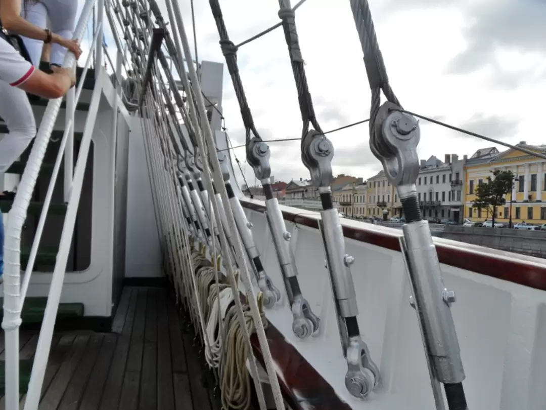 «Cuauhtemoc» 3-х мачтовый барк ВМС Мексики «Cuauhtemoc» 3-х мачтовый барк ВМС Мексики