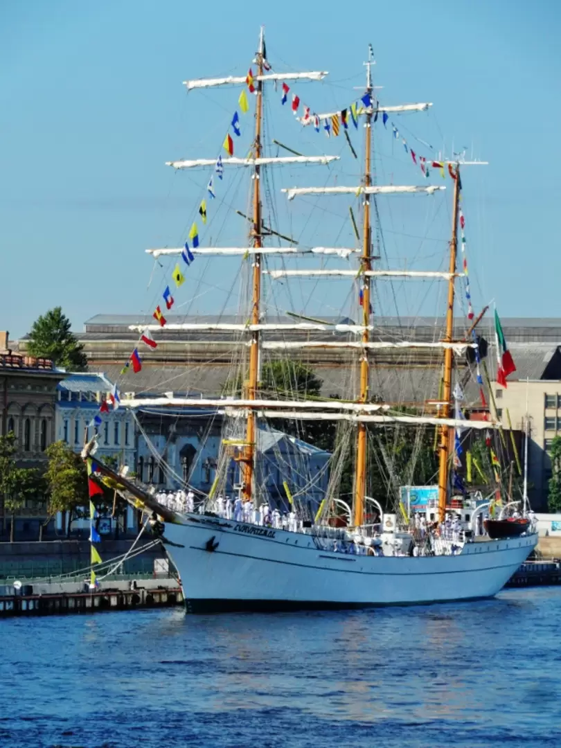«Cuauhtemoc» 3-х мачтовый барк ВМС Мексики «Cuauhtemoc» 3-х мачтовый барк ВМС Мексики