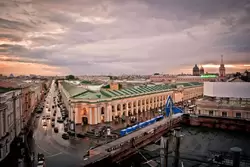 Экскурсии по крышам Санкт-Петербурга, Гостиный двор и улица Садовая