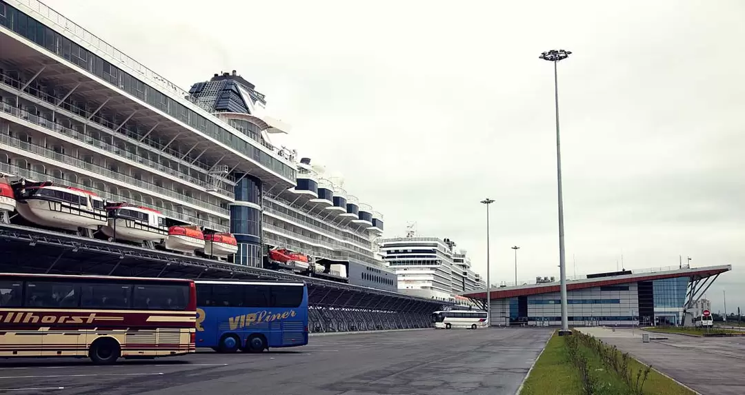 Пассажирский порт «Морской фасад» в Санкт-Петербурге Пассажирский порт «Морской фасад» в Санкт-Петербурге