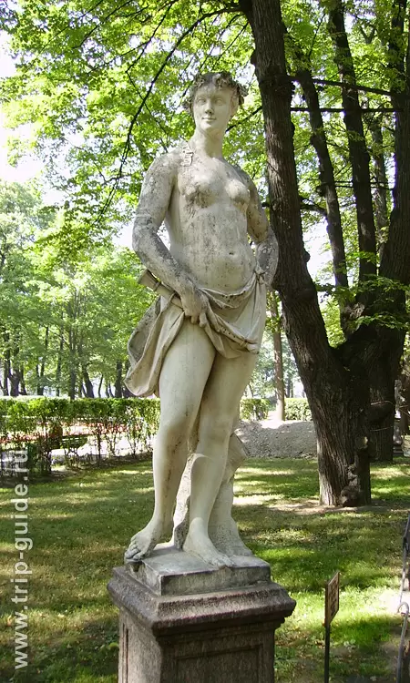 Эвтерпа — муза лирической комедии. Дж. и П. Гропелли, 1722 г. Эвтерпа — муза лирической комедии. Дж. и П. Гропелли, 1722 г.