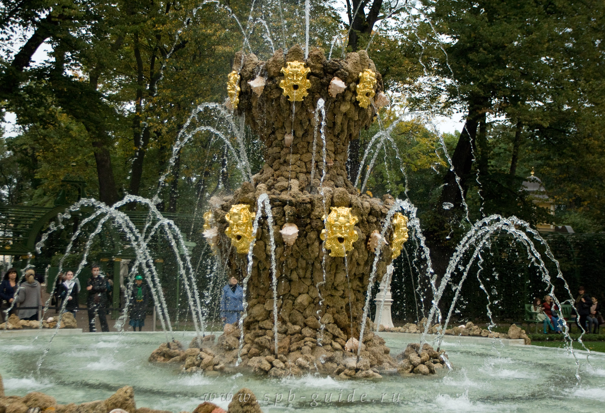 Фонтан «Коронный»