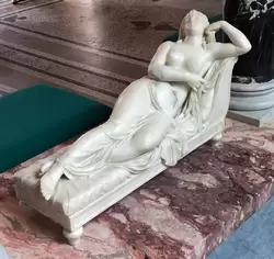 Скульптура лежащей женщины (Ф. Ламот, Франция, 19 век)